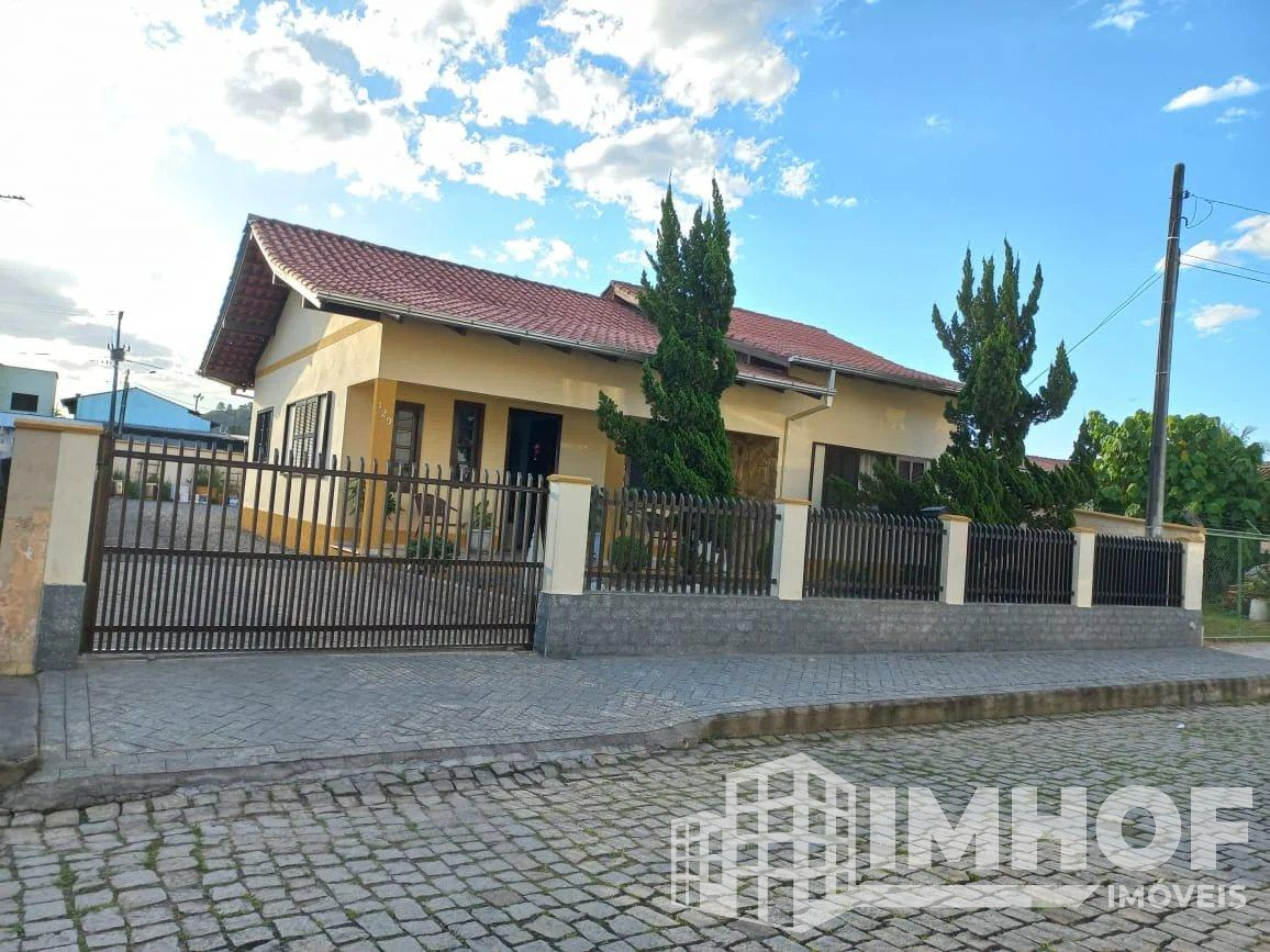 Casa com 3 quartos, à venda em Brusque, Santa Terezinha - Imhof Imóveis
